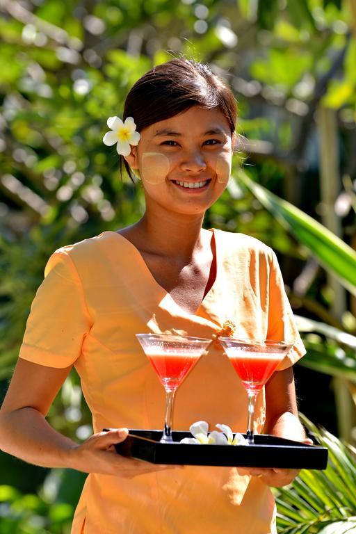 Oasis Hotel Nyaung-U Buitenkant foto