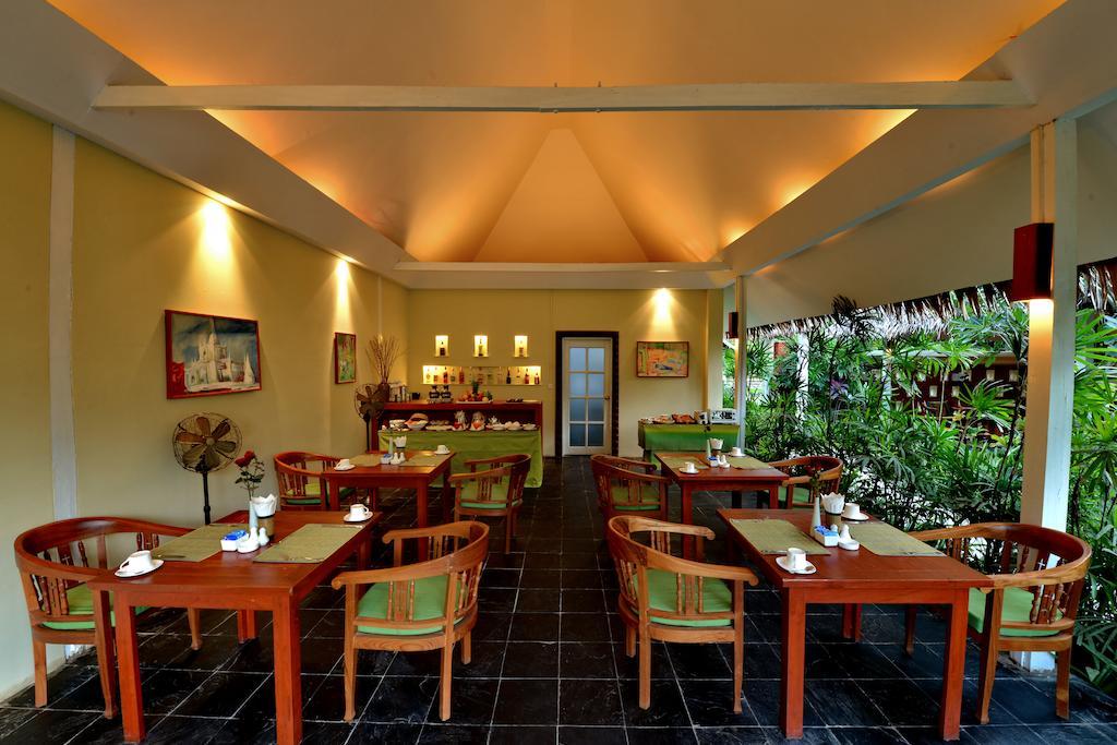 Oasis Hotel Nyaung-U Buitenkant foto