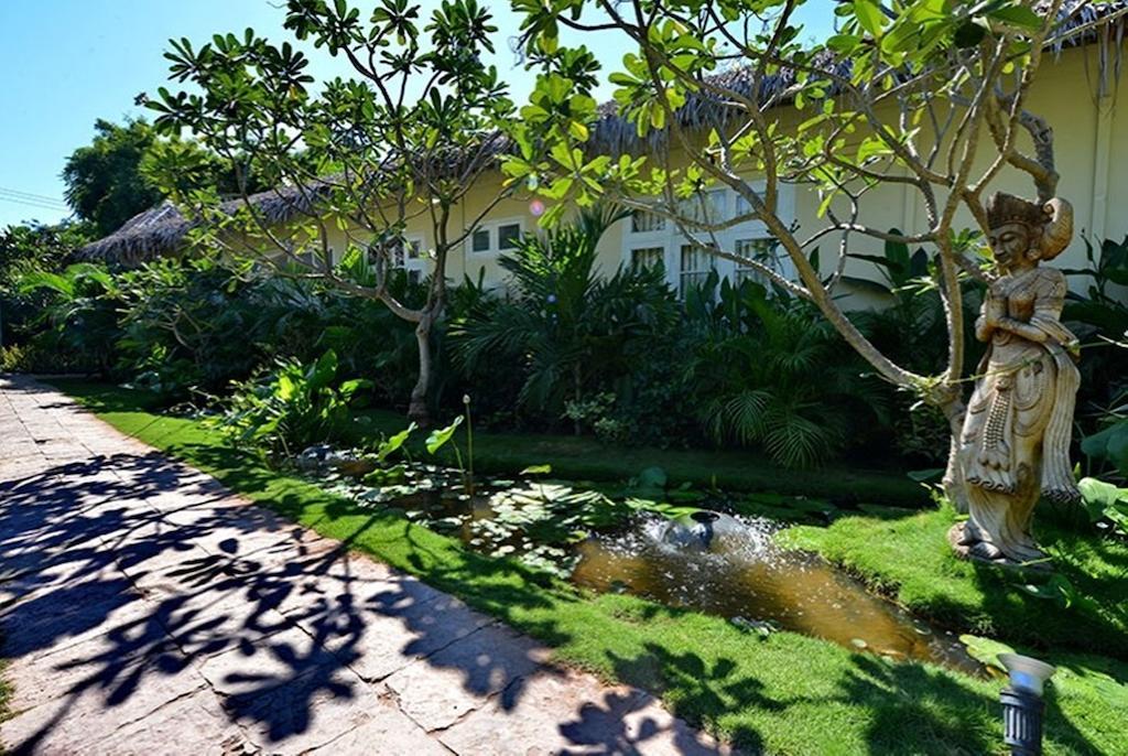 Oasis Hotel Nyaung-U Buitenkant foto