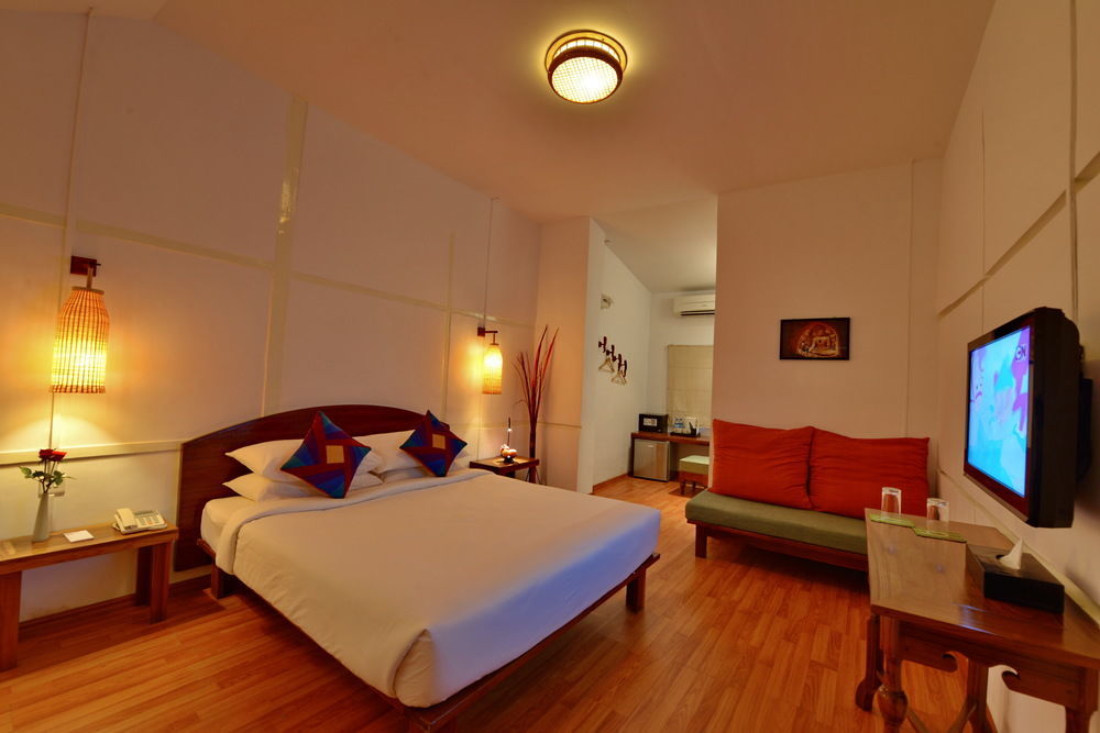 Oasis Hotel Nyaung-U Buitenkant foto