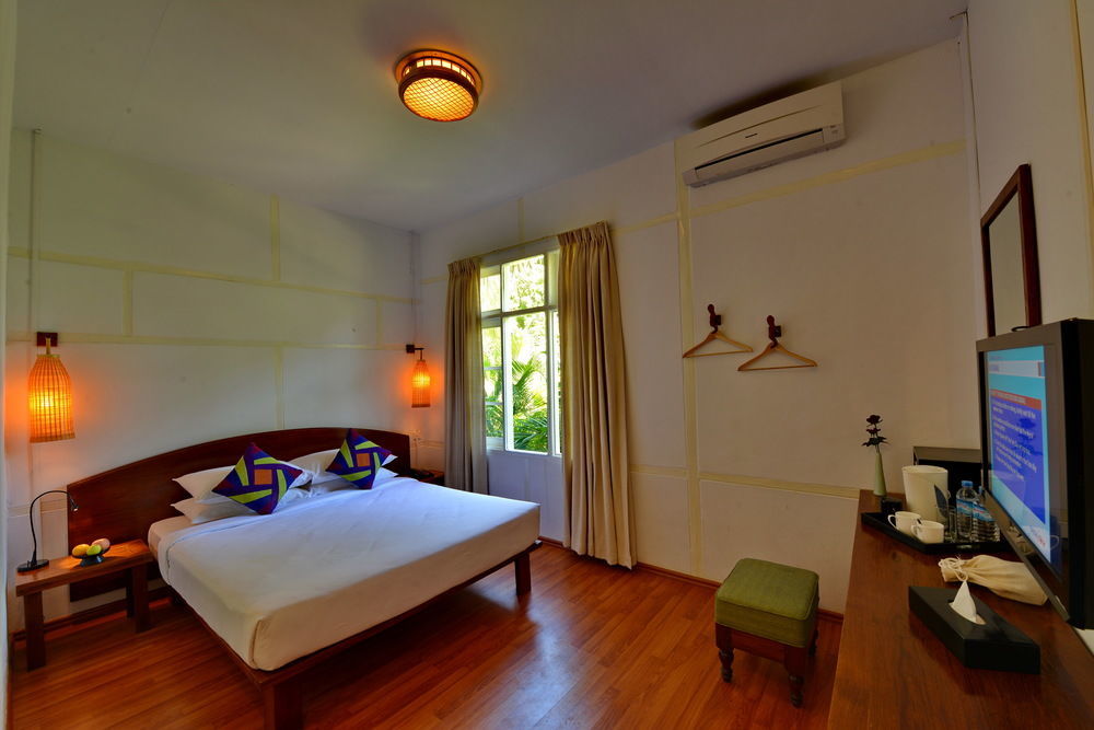 Oasis Hotel Nyaung-U Buitenkant foto