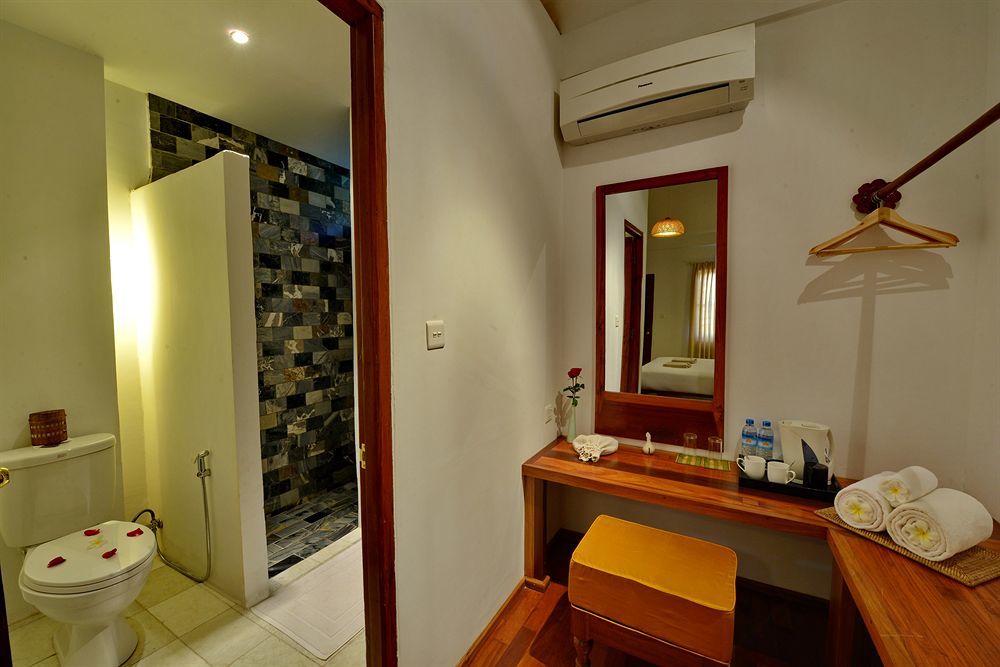 Oasis Hotel Nyaung-U Buitenkant foto