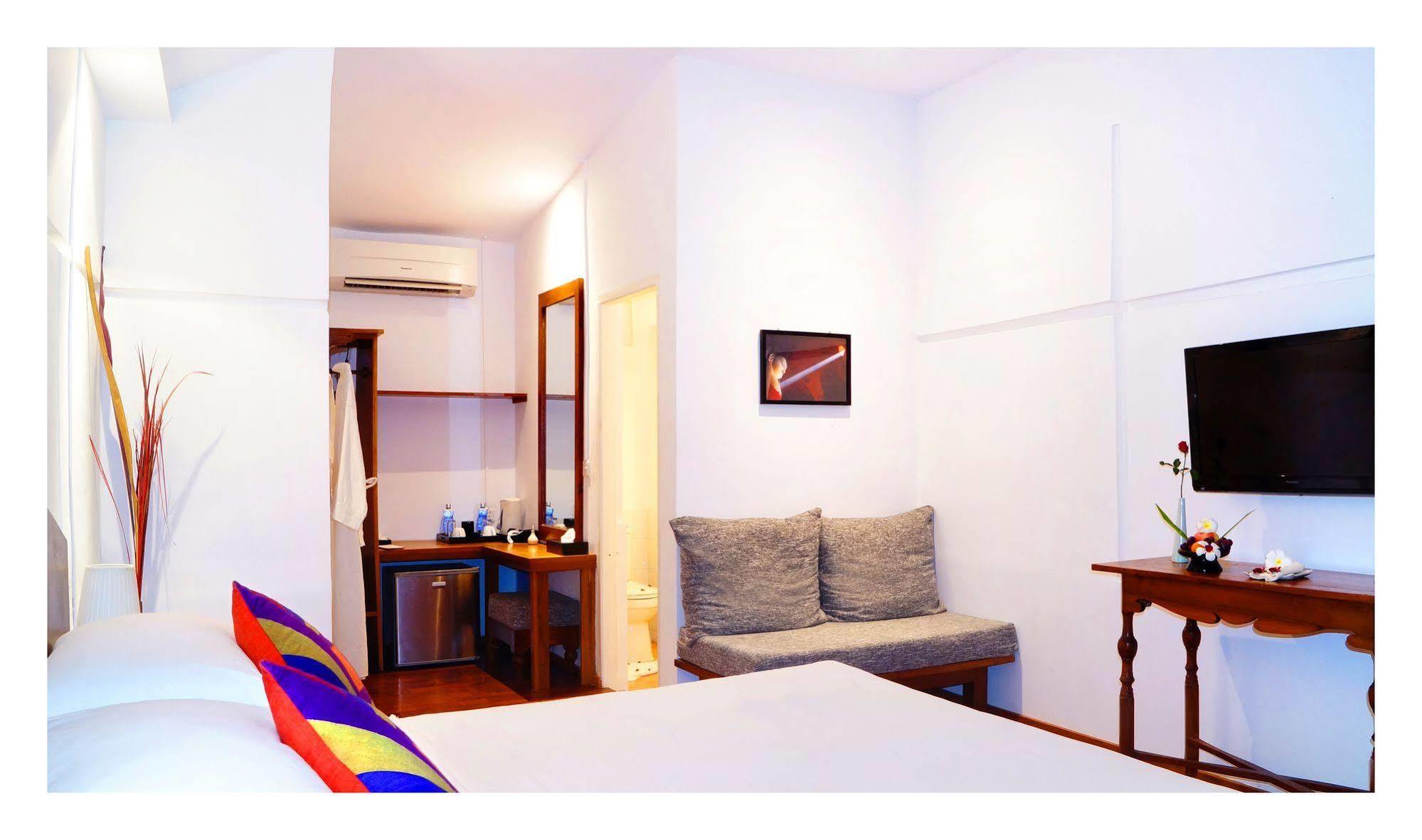 Oasis Hotel Nyaung-U Buitenkant foto