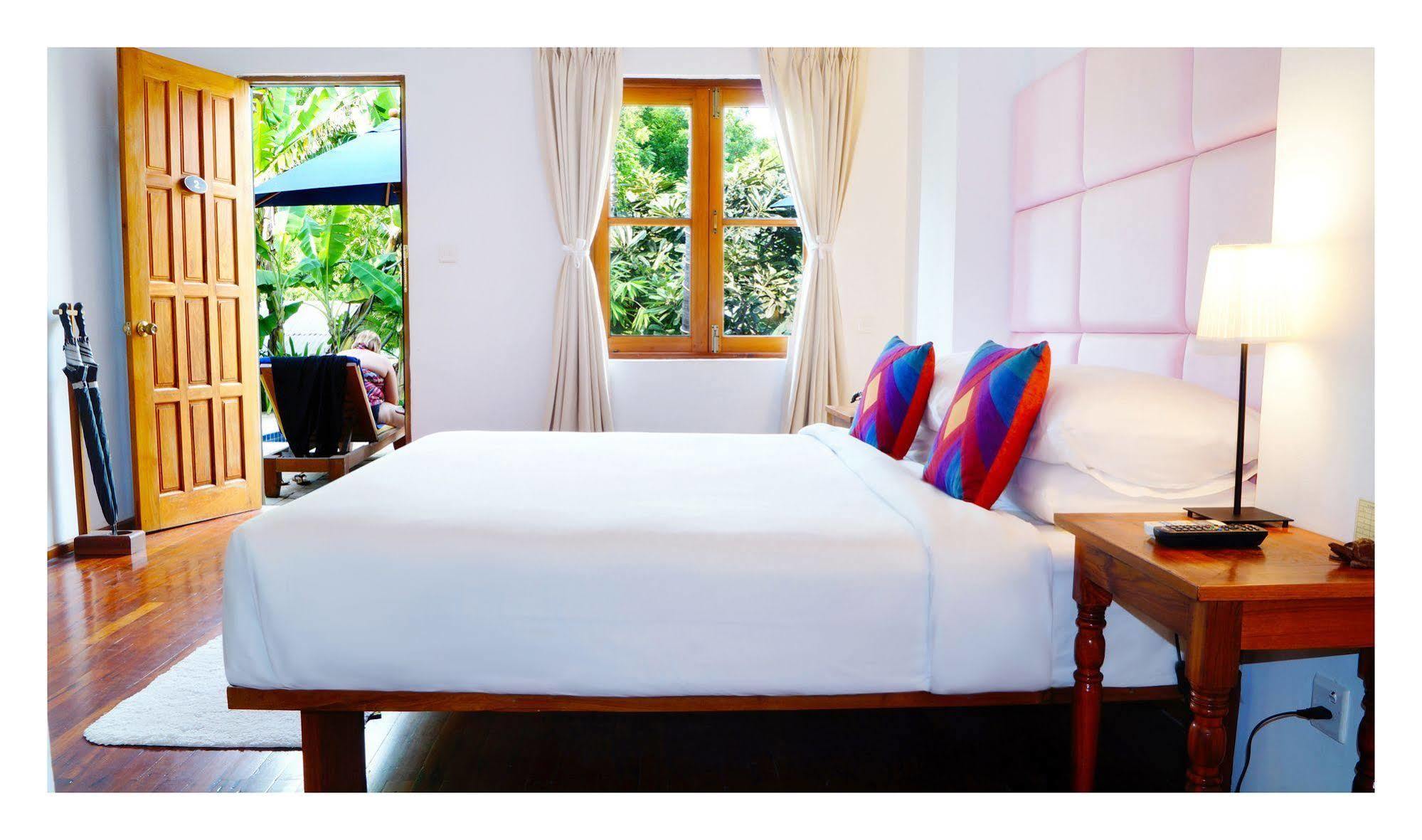 Oasis Hotel Nyaung-U Buitenkant foto