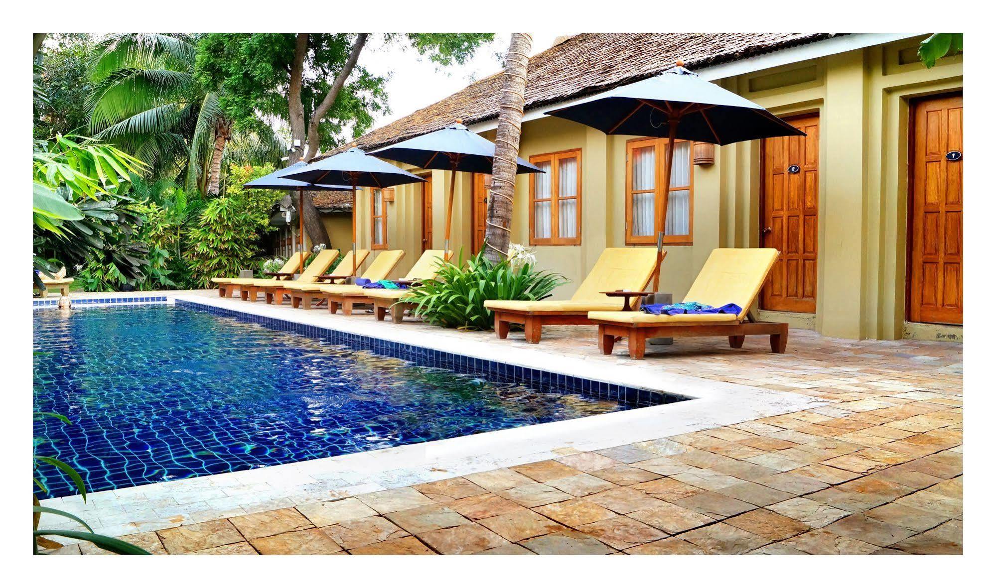 Oasis Hotel Nyaung-U Buitenkant foto